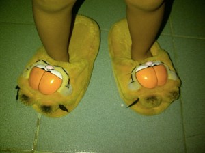 images_cute_garfield_slippers