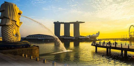 Beautiful sunset over the Merlion Park, Singapore