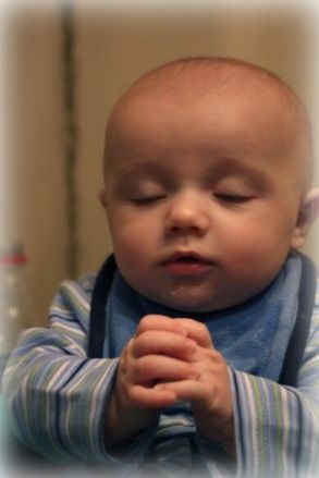 toddler praying-1