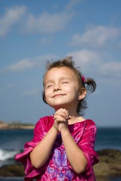 toddler praying-3