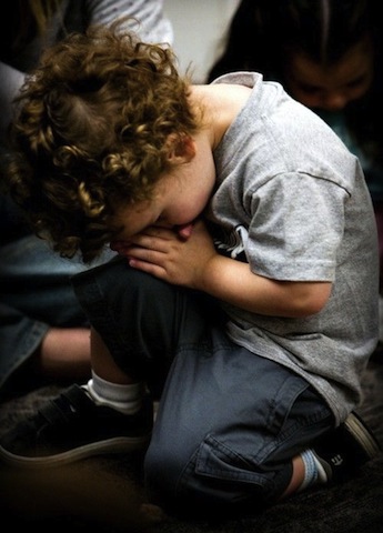 toddler praying-5.jpg