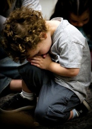 toddler praying-5.jpg