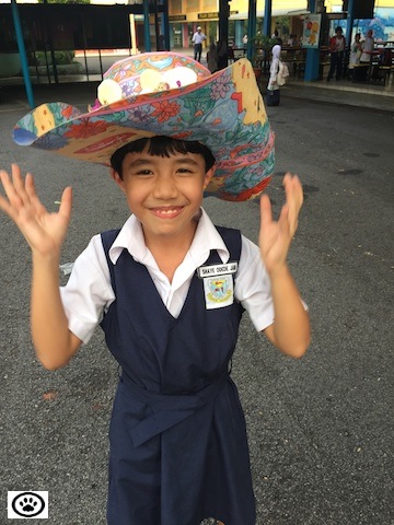 shaye wearing sombrero-2